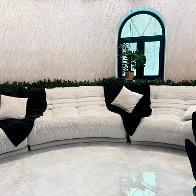 Большой бескаркасный диван для просторной комнаты. Отзыв с фото и высшим рейтингом 5 звезд